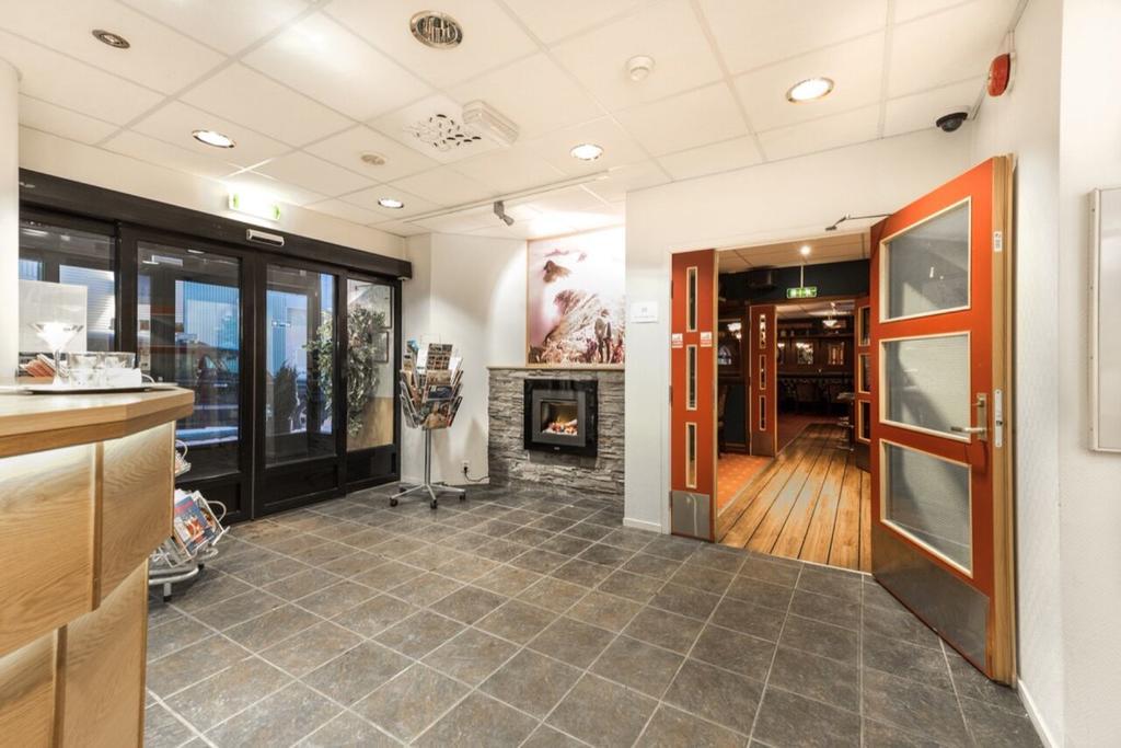 Senja Hotell Finnsnes Εξωτερικό φωτογραφία